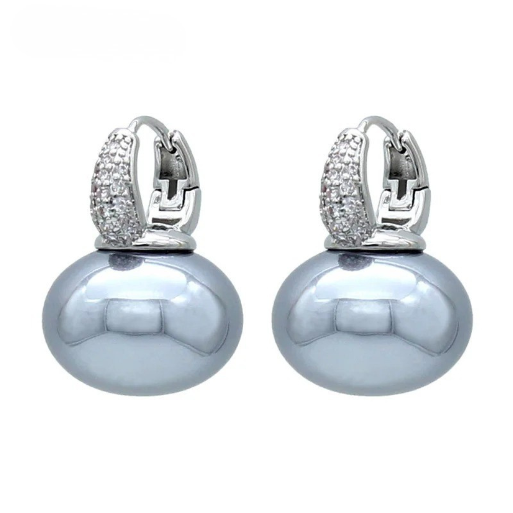 Round Pan Large Pearl Earrings