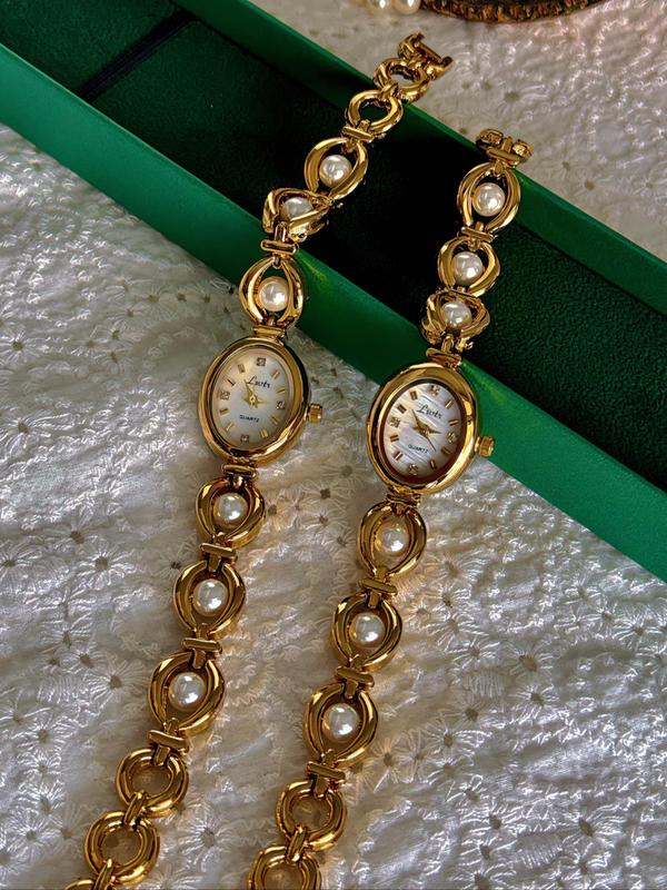 Elegant Pearl Quartz Watch