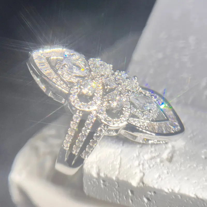 Exquisite Shiny Flower Ring
