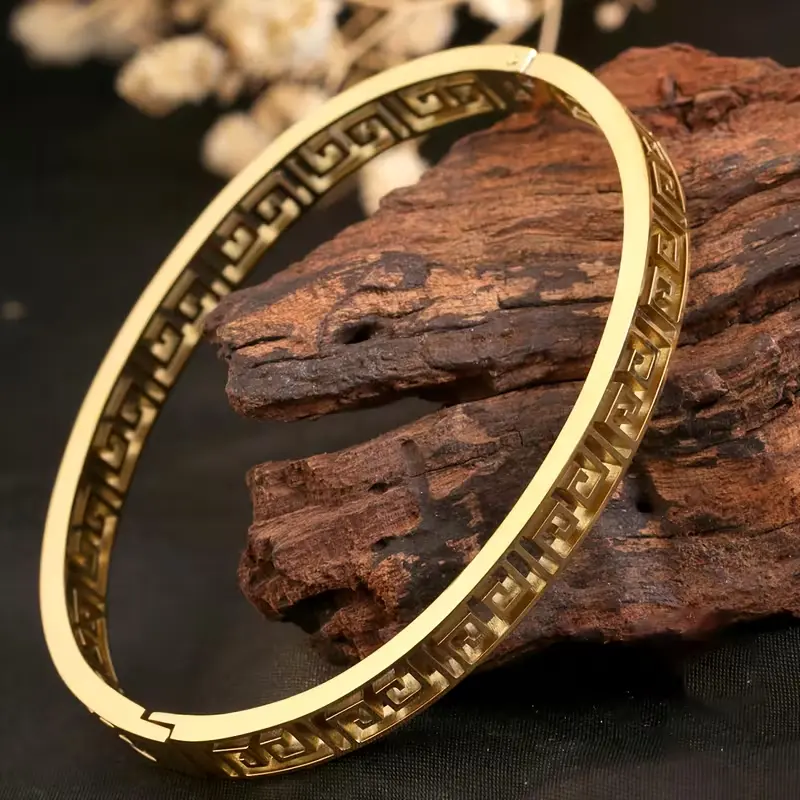 Dainty Meander Bracelet