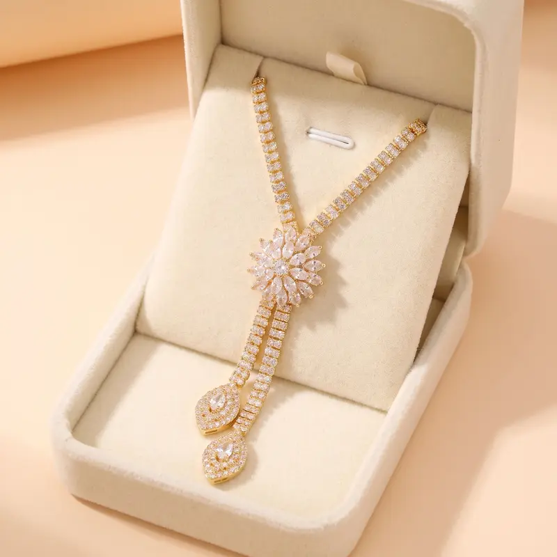 Exquisite Flower Necklace