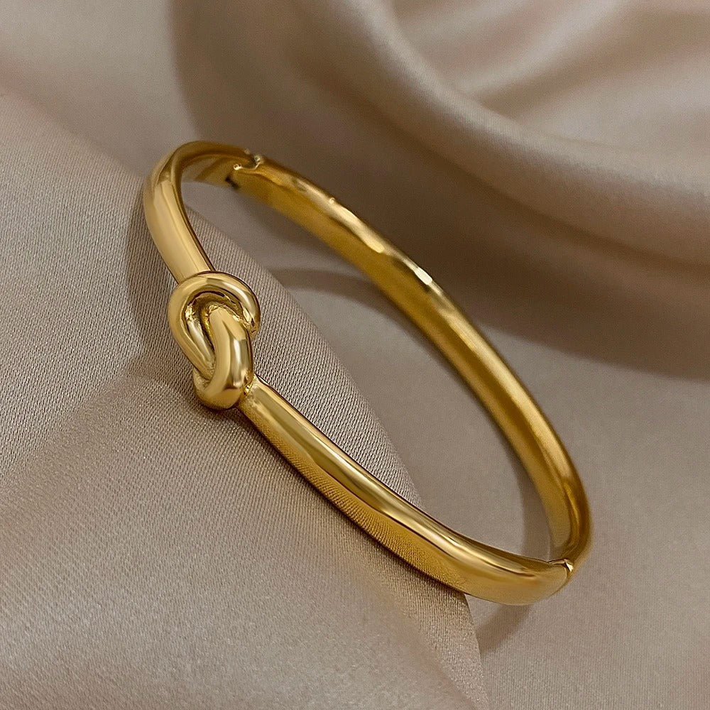 Dainty Thin Knotted Bracelet