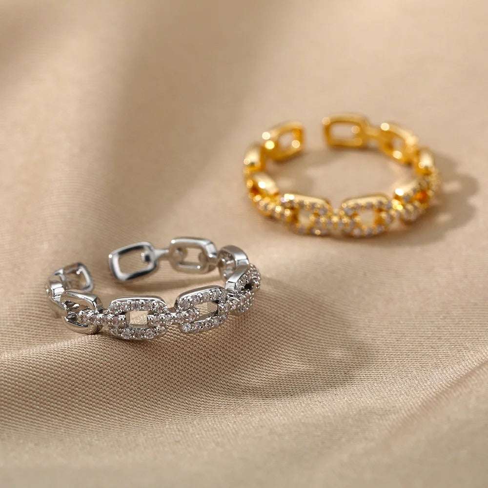 Elegant Twist Chain Ring
