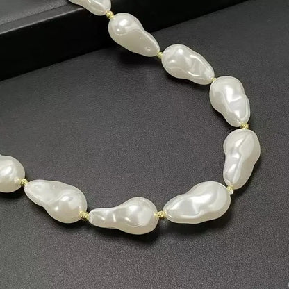 Irregular Pearl Toggle Necklace