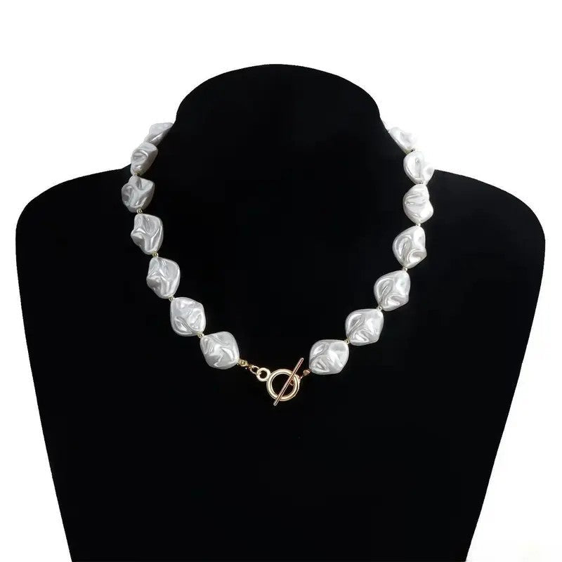 Irregular Pearl Toggle Necklace