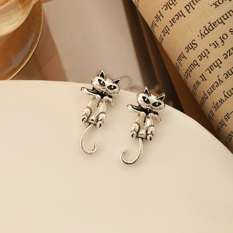 Curved Tail Cat Stud Earrings